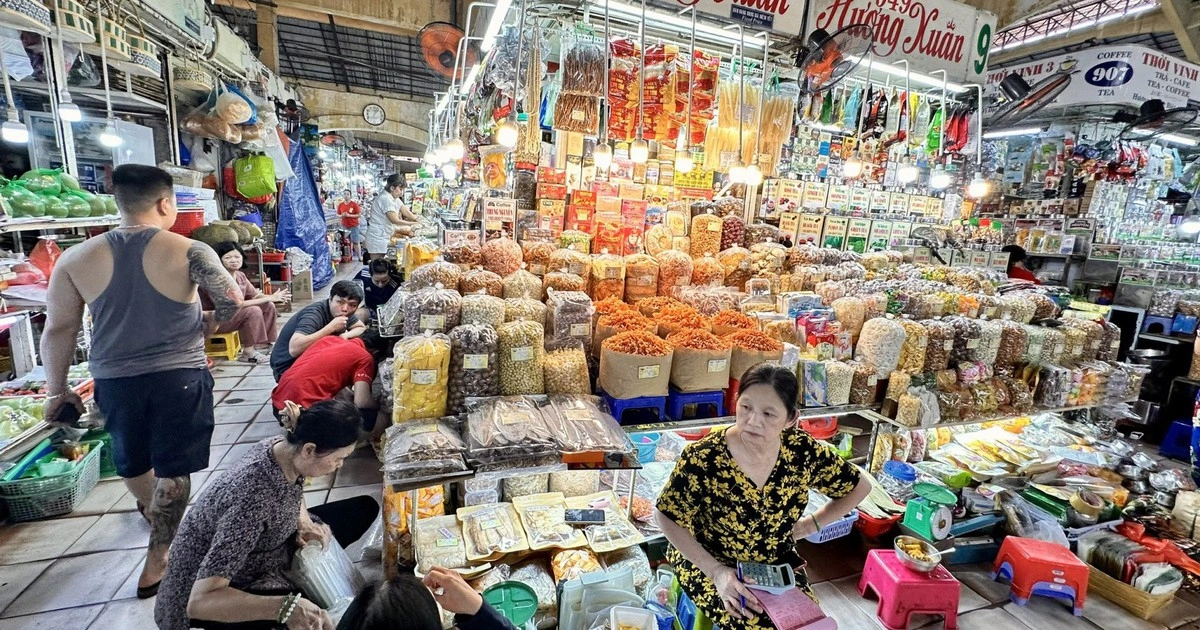 Thủ tướng yêu cầu tháo gỡ khó khăn về thuế cho hộ kinh doanh