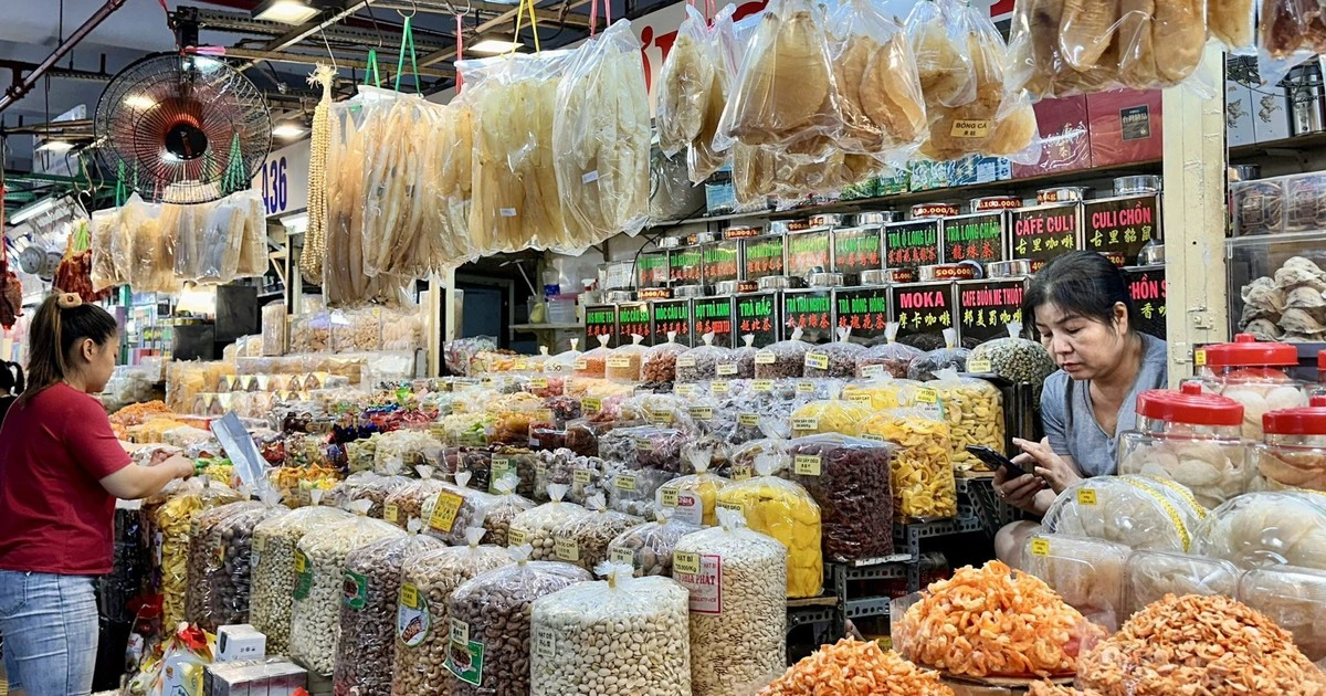 Ngưỡng doanh thu chịu thuế đối với hộ kinh doanh nên theo cơ sở nào?