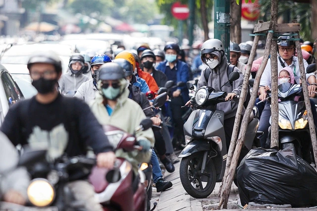 TP.HCM lại 'nóng' chuyện kẹt xe - Ảnh 2