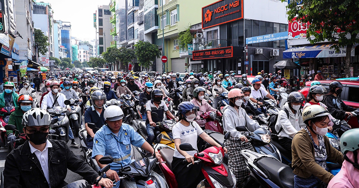 TP.HCM lại 'nóng' chuyện kẹt xe