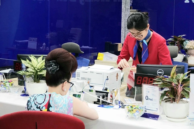 Tỷ giá, lãi suất đều 'căng' - Ảnh 2