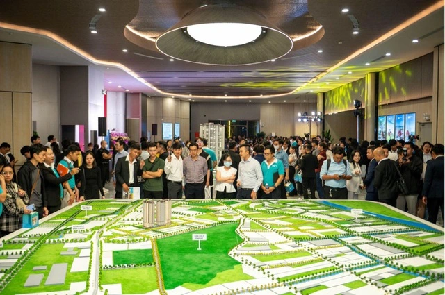 Happy One Mori ra mắt tổ hợp nhà mẫu hút gần 1.500 khách tham dự - Ảnh 2