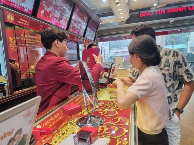 'Đánh thuế vàng cao, coi chừng dân chạy qua chợ đen để né thuế' - Ảnh 2