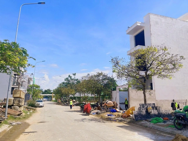 Hàng trăm dự án vẫn 'tắc' định giá đất - Ảnh 1