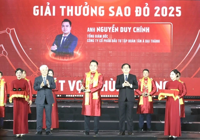 Trao giải thưởng Sao Đỏ cho 10 doanh nhân trẻ xuất sắc - Ảnh 1