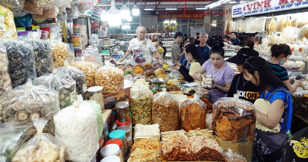 Lương, thưởng tết đóng thuế như thế nào?