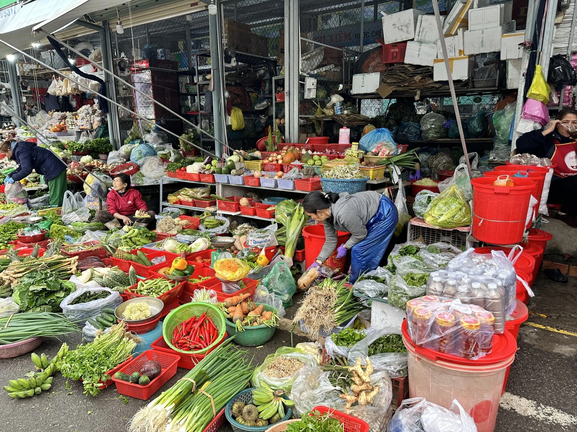 Giá rau củ tăng 'chóng mặt' - Ảnh 2