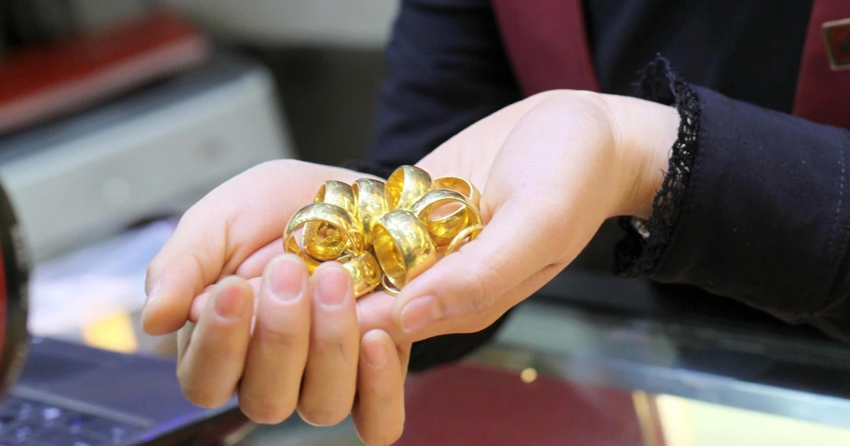 Vàng giảm giá nhưng rủi ro tăng