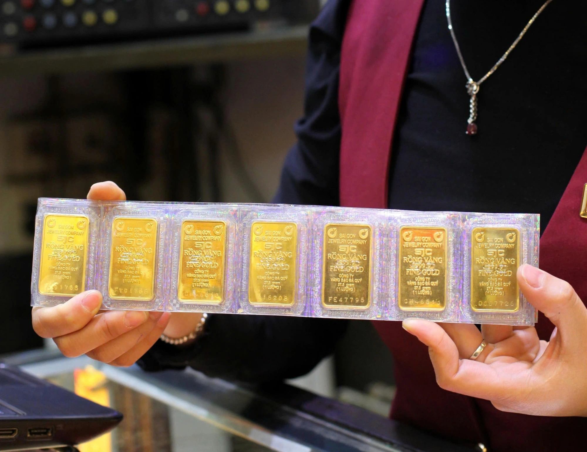 Vàng giảm giá nhưng rủi ro tăng - Ảnh 2