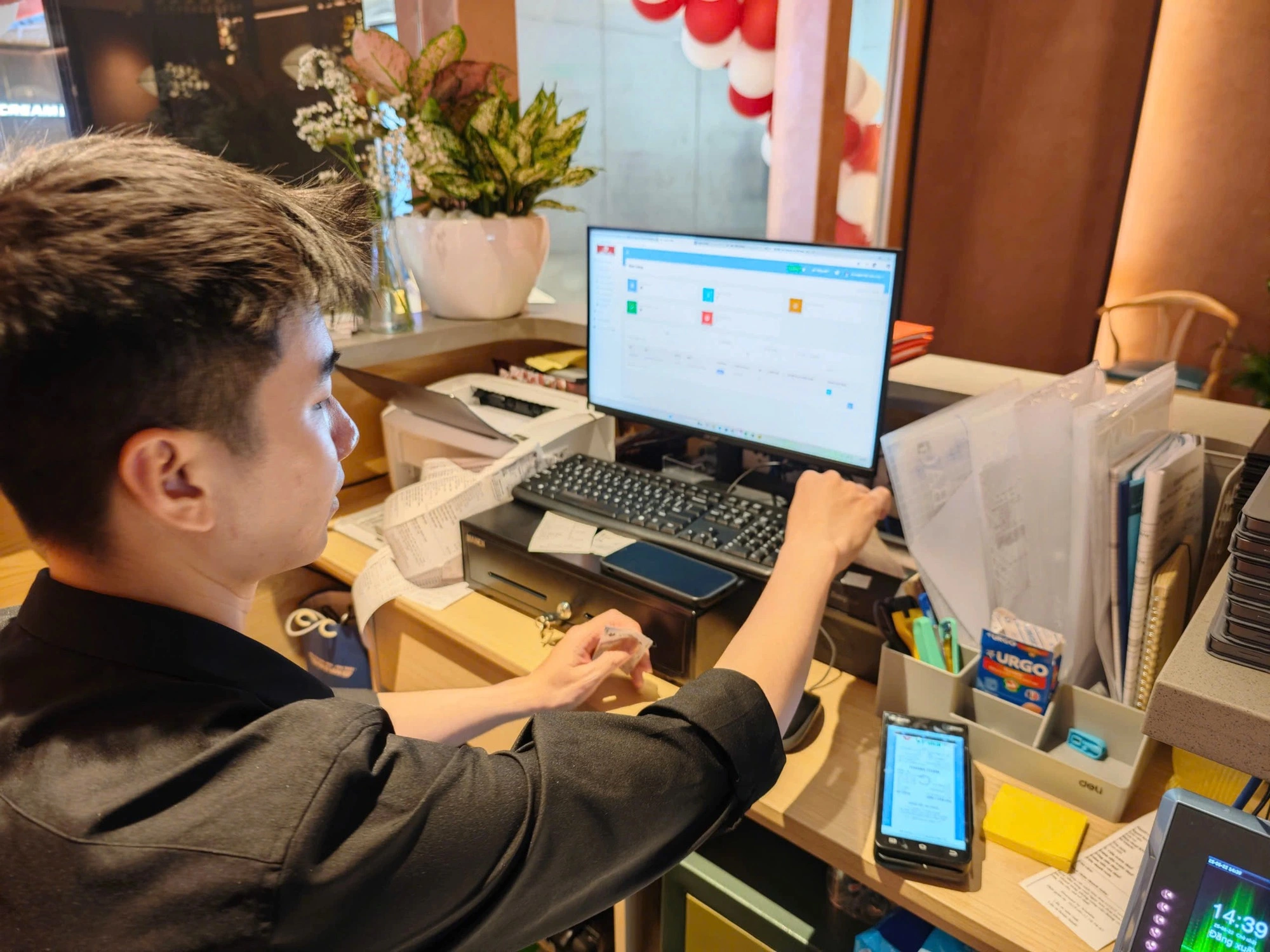 Nâng ngưỡng chịu thuế hộ kinh doanh lên bao nhiêu? - Ảnh 1