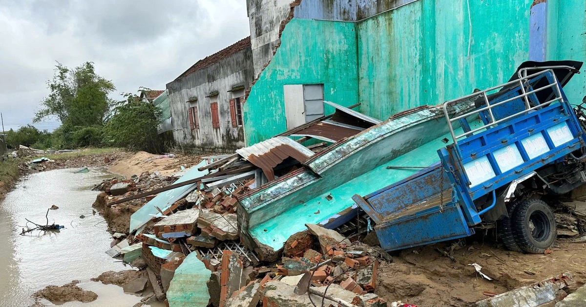 Chung tay tái thiết vùng lũ miền Trung: Cần chính sách đặc biệt hỗ trợ người dân, doanh nghiệp