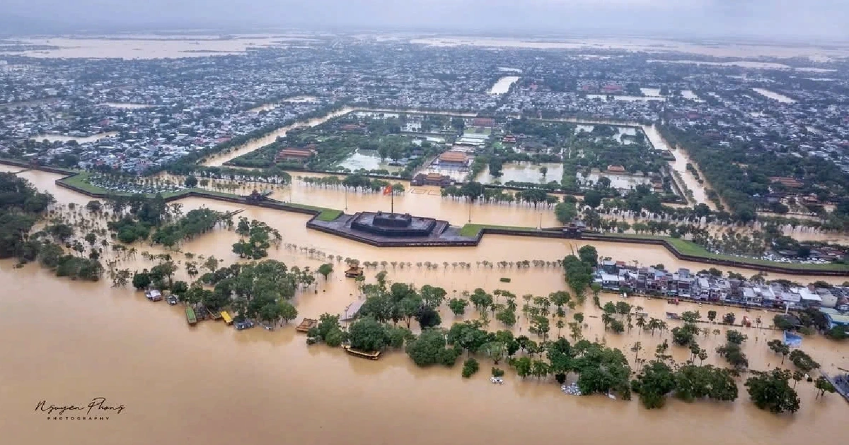 Mưa lớn nhiều nơi, Huế lũ lên nhanh cảnh báo ngập lụt diện rộng
