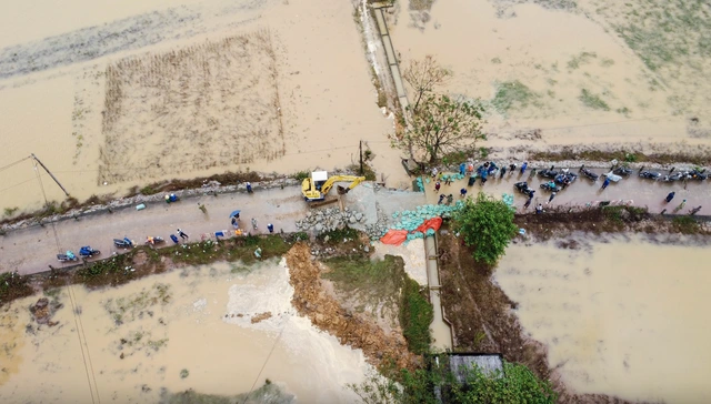 Miền Trung sắp đón mưa rất lớn trên 700 mm, vì sao? - Ảnh 1