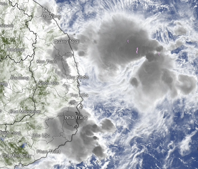 Miền Trung vào cao điểm mưa lớn, miền Bắc rét đậm - Ảnh 1