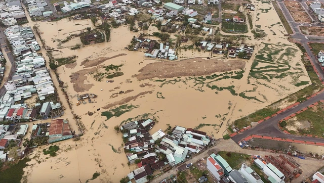 Miền Trung rét đậm kèm theo mưa lớn, Huế còn 17 độ C - Ảnh 2