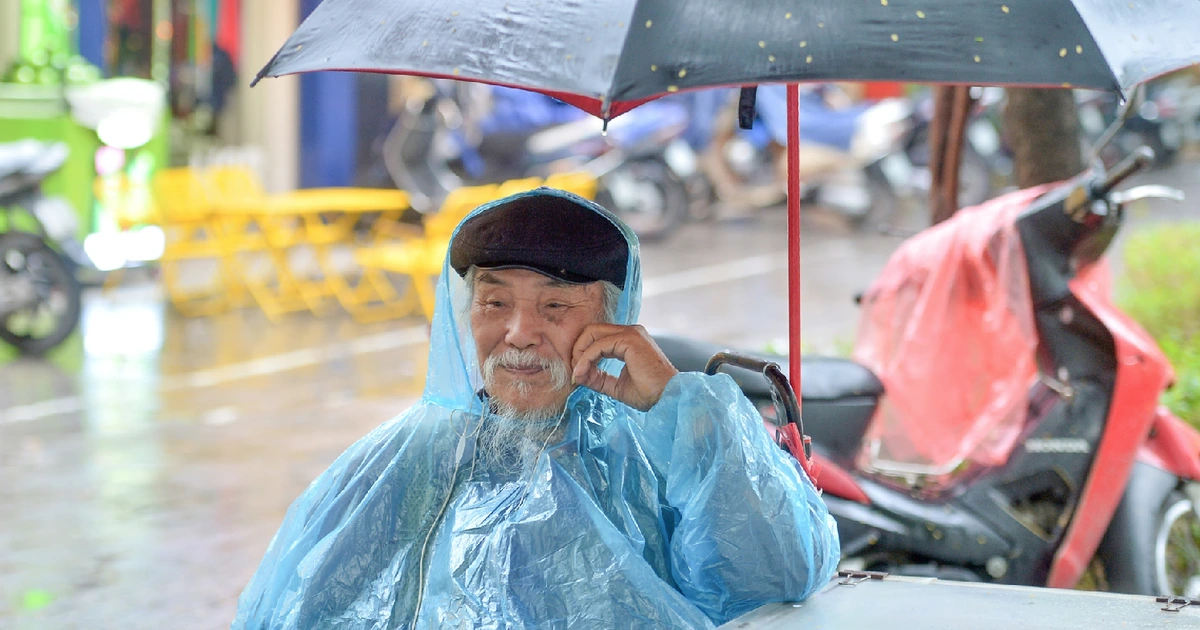 Miền Trung rét đậm kèm theo mưa lớn, Huế còn 17 độ C