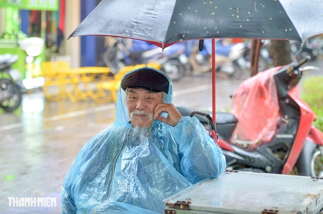 Miền Trung rét đậm kèm theo mưa lớn, Huế còn 17 độ C - Ảnh 1