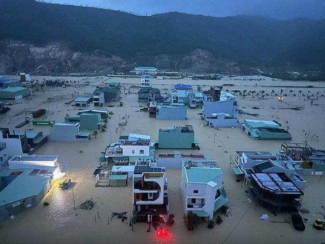 Cảnh báo lũ lịch sử trên sông Ba, nhiều tỉnh tiếp tục mưa rất lớn 400 mm - Ảnh 1