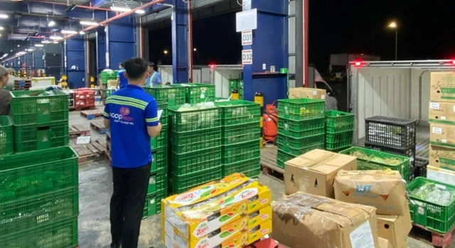 Saigon Co.op khẩn cấp hỗ trợ hàng chục tấn hàng thiết yếu,tiếp sức người dân vùng bão lũ - Ảnh 5