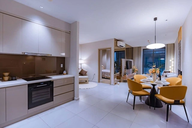 Bất động sản TP. HCM: Giữa 'cơn sốt giá' căn hộ, dòng tiền đang tìm đến đâu? - Ảnh 2