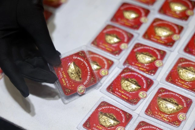 Giá vàng hôm nay 23.11.2025: Người mua lỗ hơn 3 triệu đồng sau một tuần - Ảnh 1