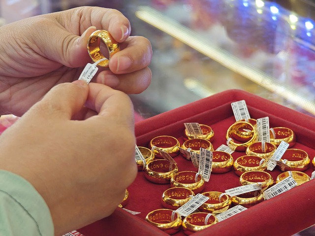 Tranh cãi thuế vàng - Ảnh 1