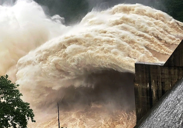 Vi phạm quy định xả lũ thủy điện có thể bị phạt đến 500 triệu đồng - Ảnh 1