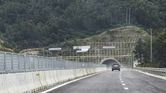 Cao tốc Quảng Ngãi - Hoài Nhơn dự kiến thông xe ngày 19.12 - Ảnh 2