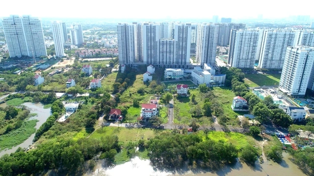 Tranh cãi bảng giá đất - Ảnh 1