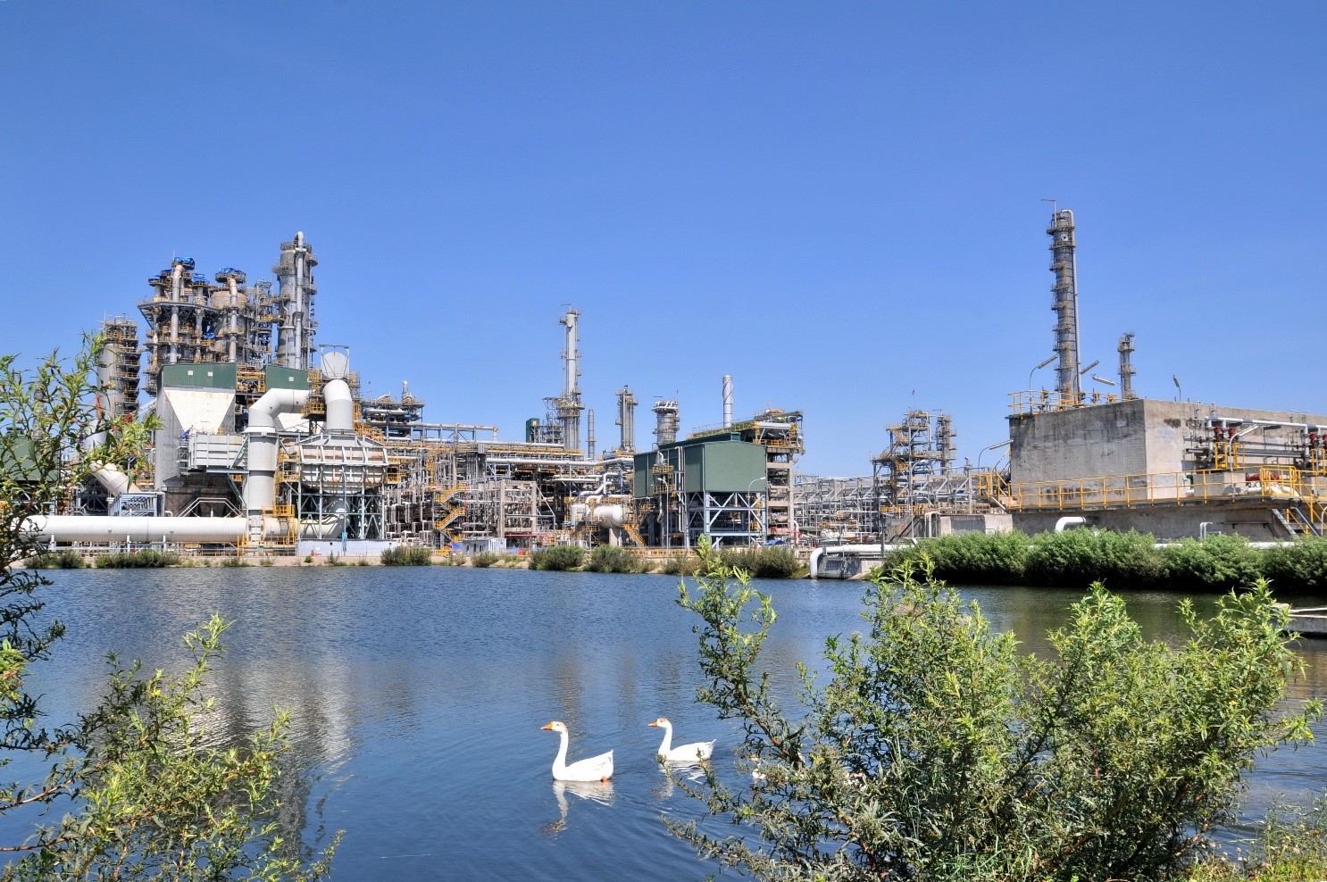 Nhà máy lọc dầu tỷ đô ước tính doanh thu năm 2025 hơn 140.000 tỷ đồng, lợi nhuận trước thuế hơn 4.500 tỷ - Ảnh 3