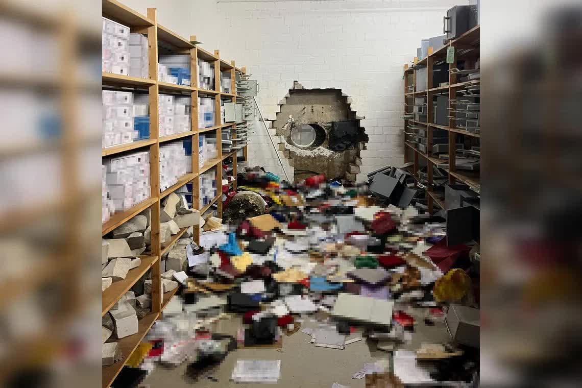 Rúng động: Băng trộm khoan tường ngân hàng, phá 3.000 két sắt, “cuỗm bay” 927 tỷ đồng tiền tiết kiệm - Ảnh 1