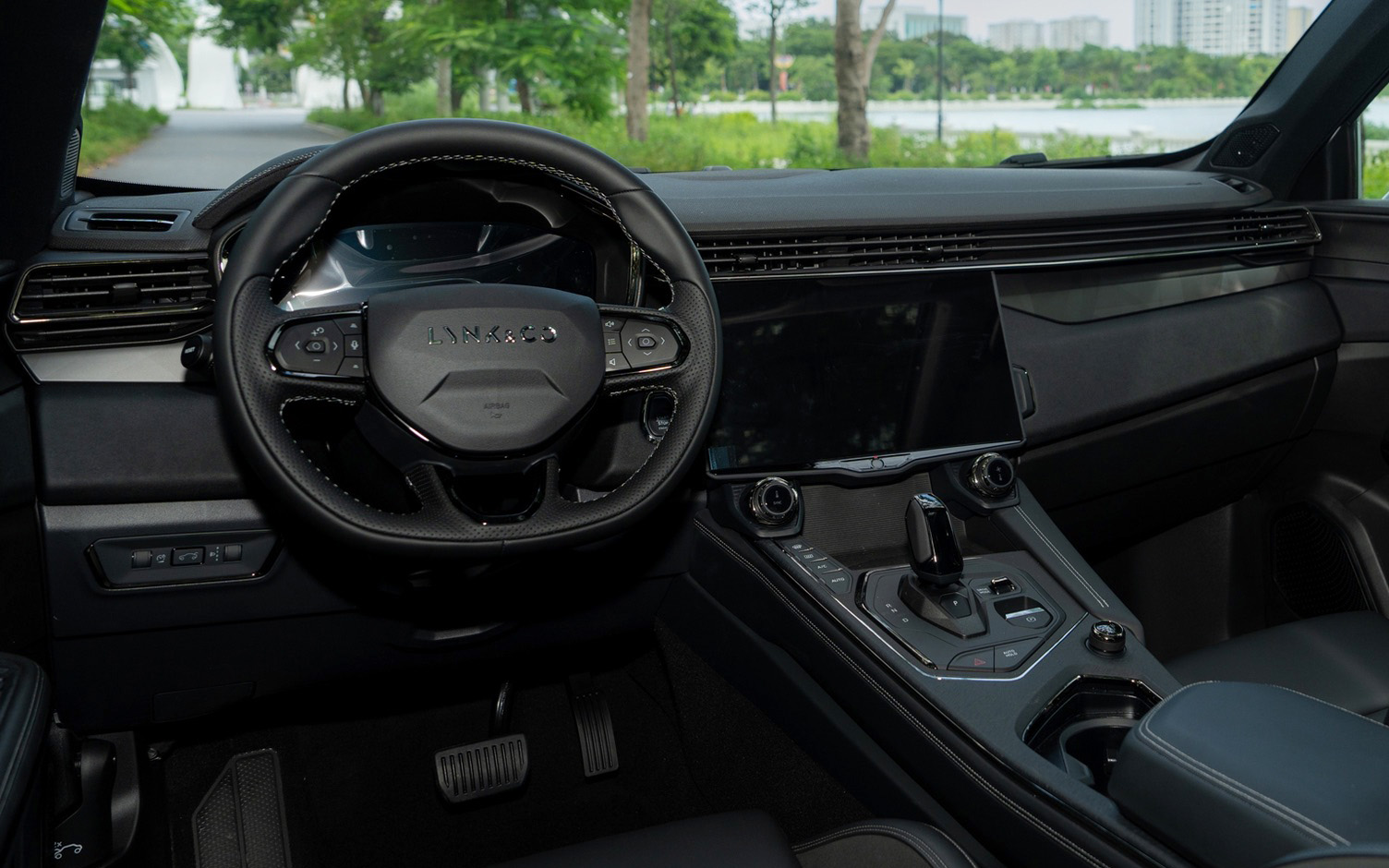 Cắt trang bị để thêm bản ‘giá rẻ’ - Chiến lược ‘câu khách’ mới của nhiều mẫu xe tại Việt Nam năm nay - Ảnh 15