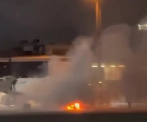 Cháy đường băng sân bay ở Brazil, gần 200 hành khách phải sơ tán - Ảnh 3