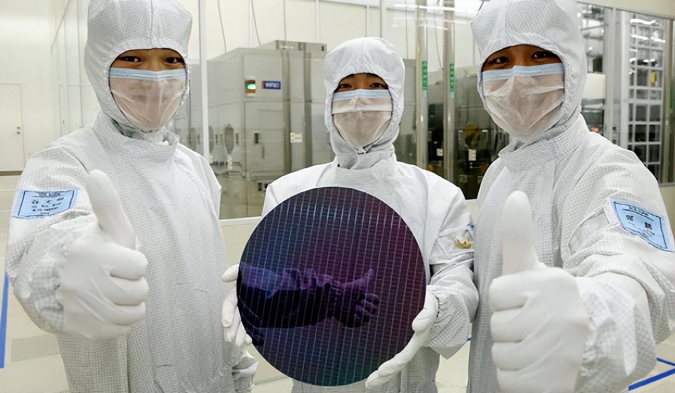 Kỹ sư Nhật Bản lo ngại sâu sắc: "Thay vì bàn về xe điện, hãy cảnh giác với công nghệ này của Trung Quốc" - Ảnh 1