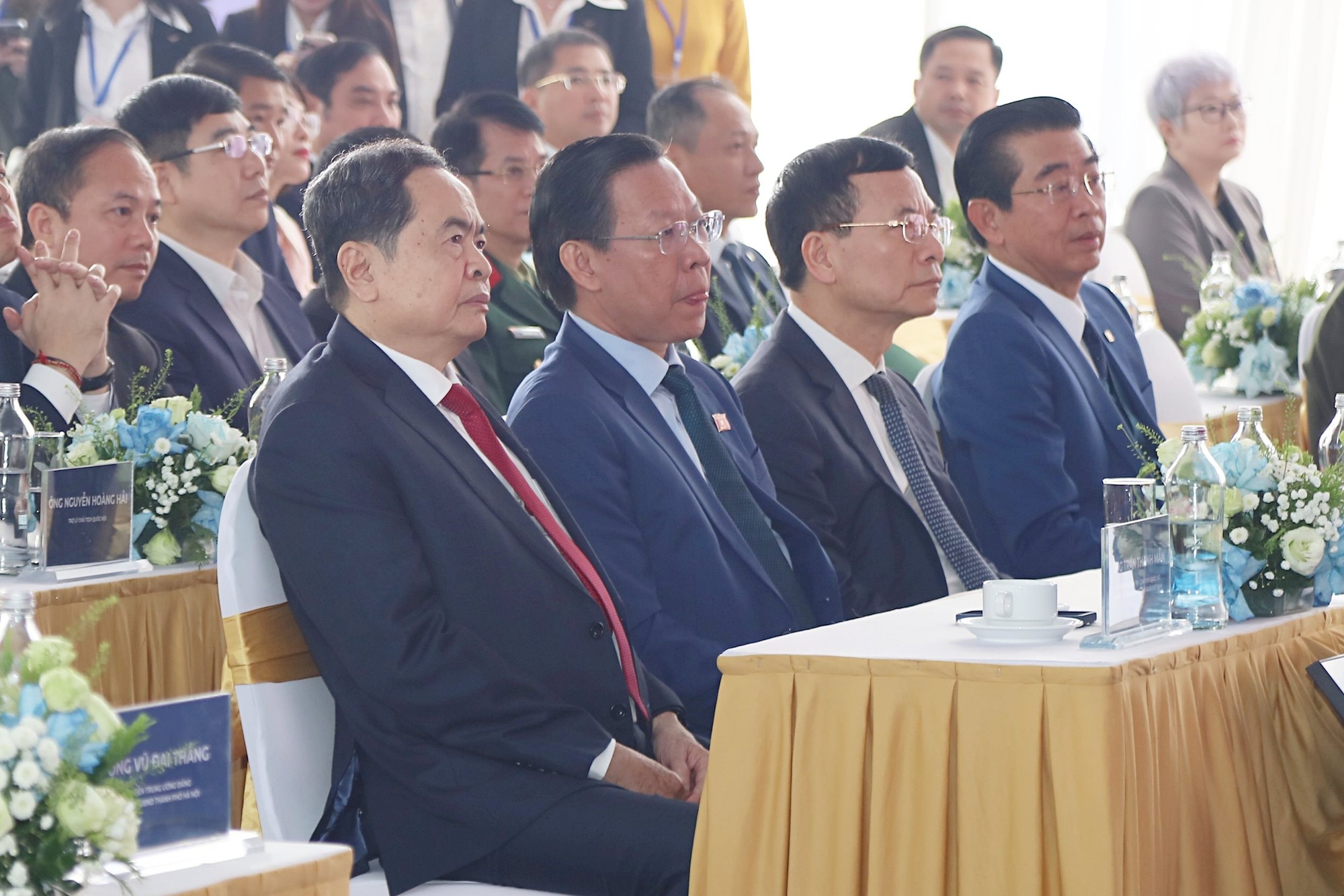 Chủ tịch Quốc hội Trần Thanh Mẫn dự khởi công siêu dự án 855.000 tỷ: Tỷ phú Trần Bá Dương và liên danh các tập đoàn tỷ đô cam kết hiện thực hóa giấc mơ sông Hồng - Ảnh 2