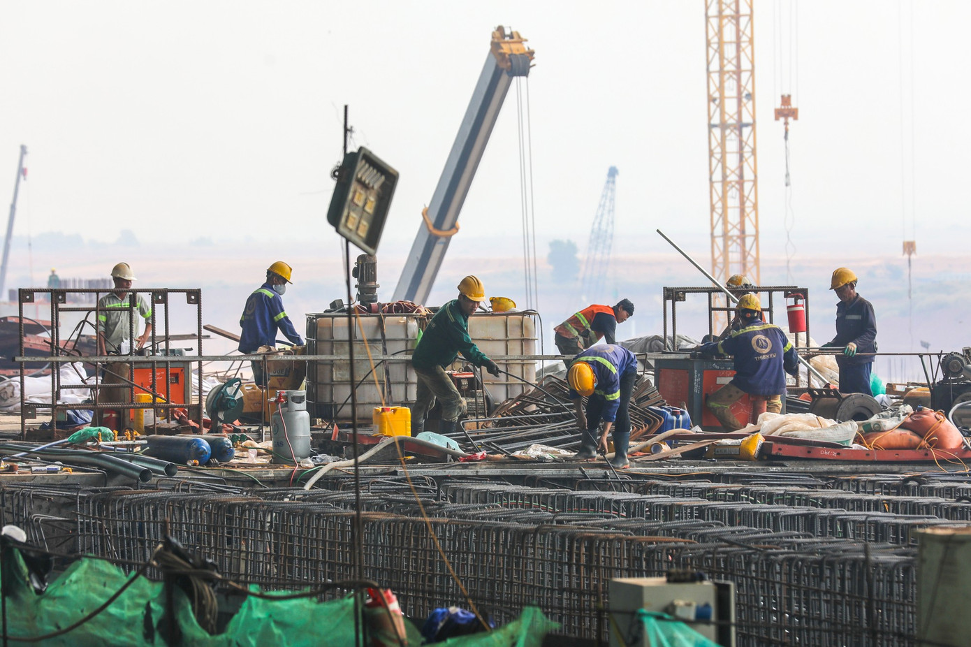 Gấp rút 'vượt nắng, thắng mưa' thi công sân bay Long Thành - Ảnh 1