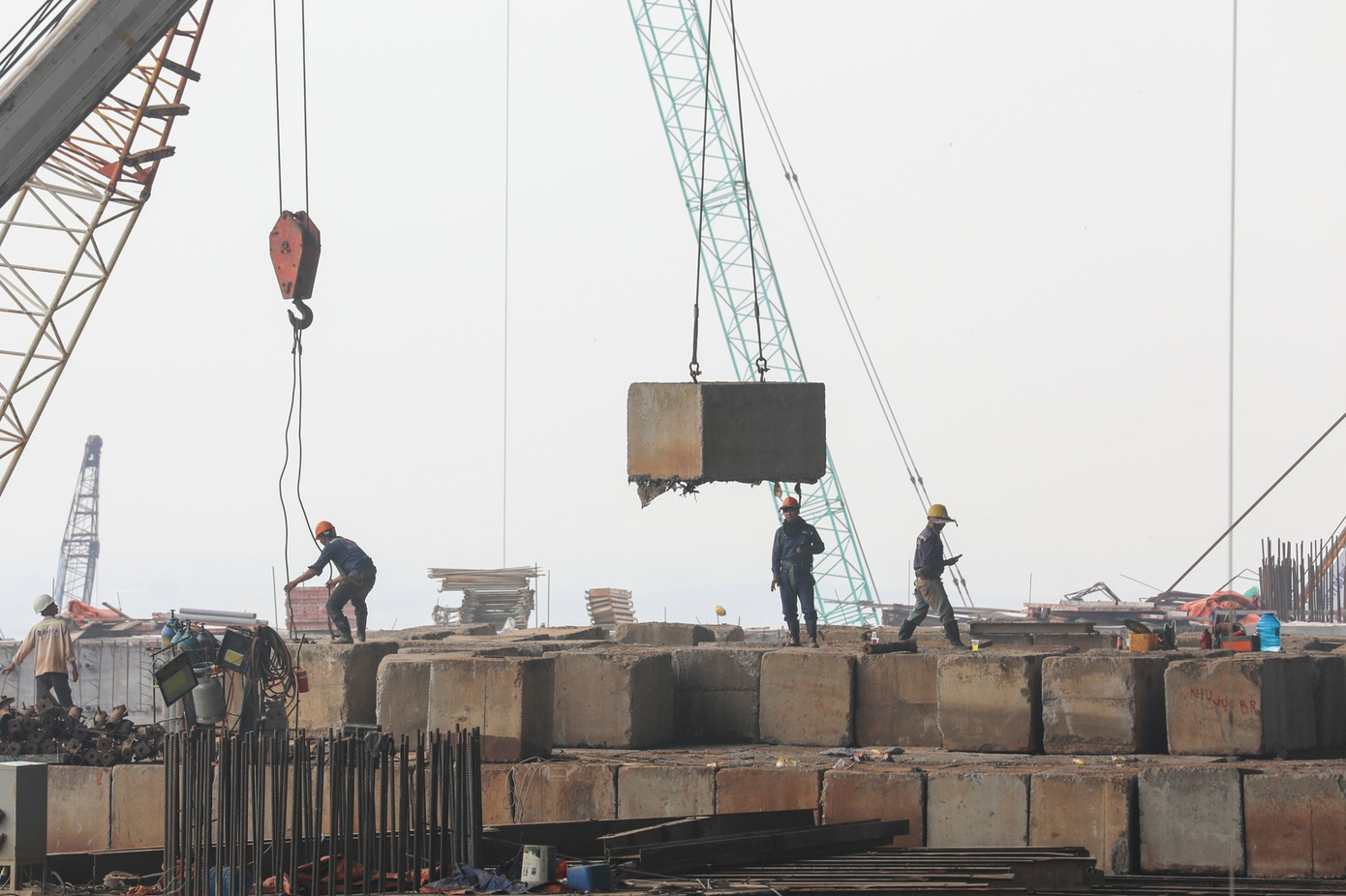 Gấp rút 'vượt nắng, thắng mưa' thi công sân bay Long Thành - Ảnh 15