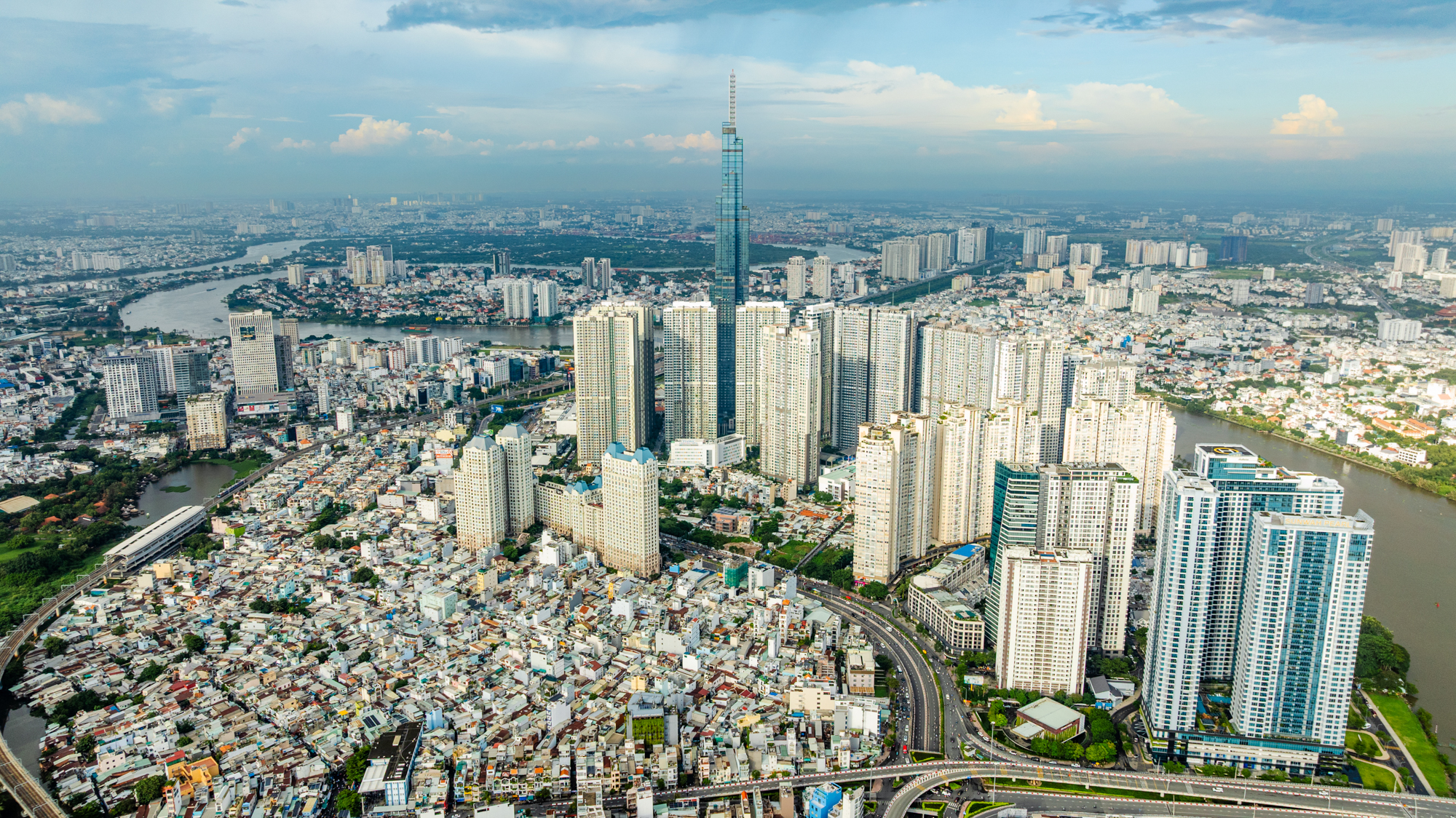 Cảnh đối lập của 2 dự án có tiền sử dụng đất lớn nhất TP.HCM: Vinhomes đóng 27.000 tỷ và triển khai thần tốc, Lotte chưa thi công - Ảnh 1