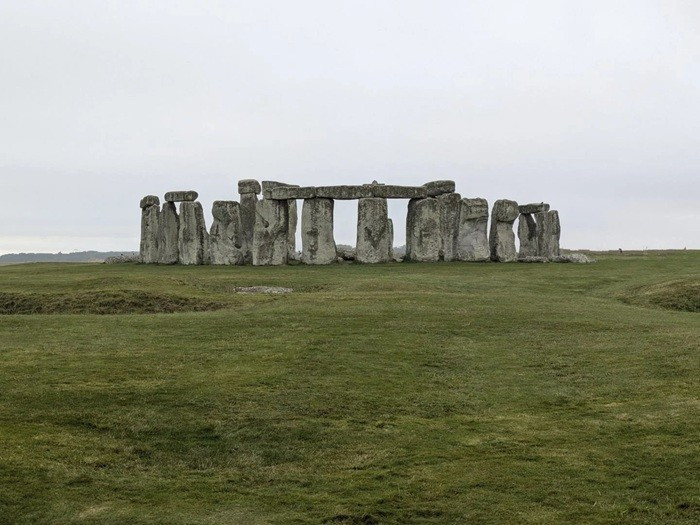 16 hố bí ẩn gần Stonehenge hé lộ sự thật gây chấn động - Ảnh 1