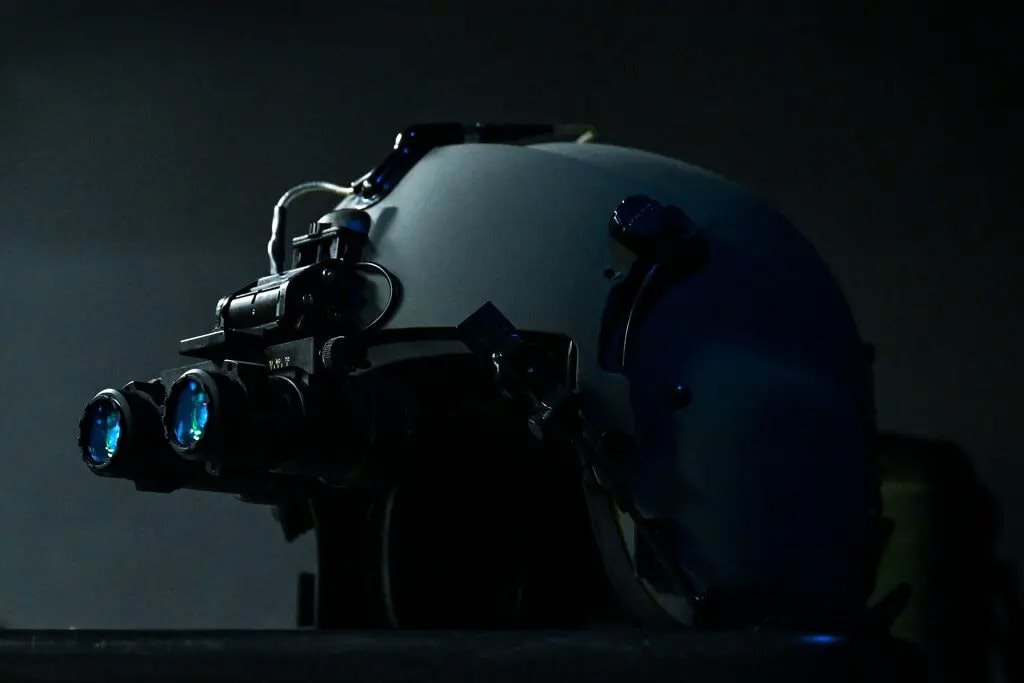 Muốn hạ Trung Quốc nhưng chính "vũ khí" đang dùng lại là của Trung Quốc sản xuất: Một quốc gia bất lực - Ảnh 3