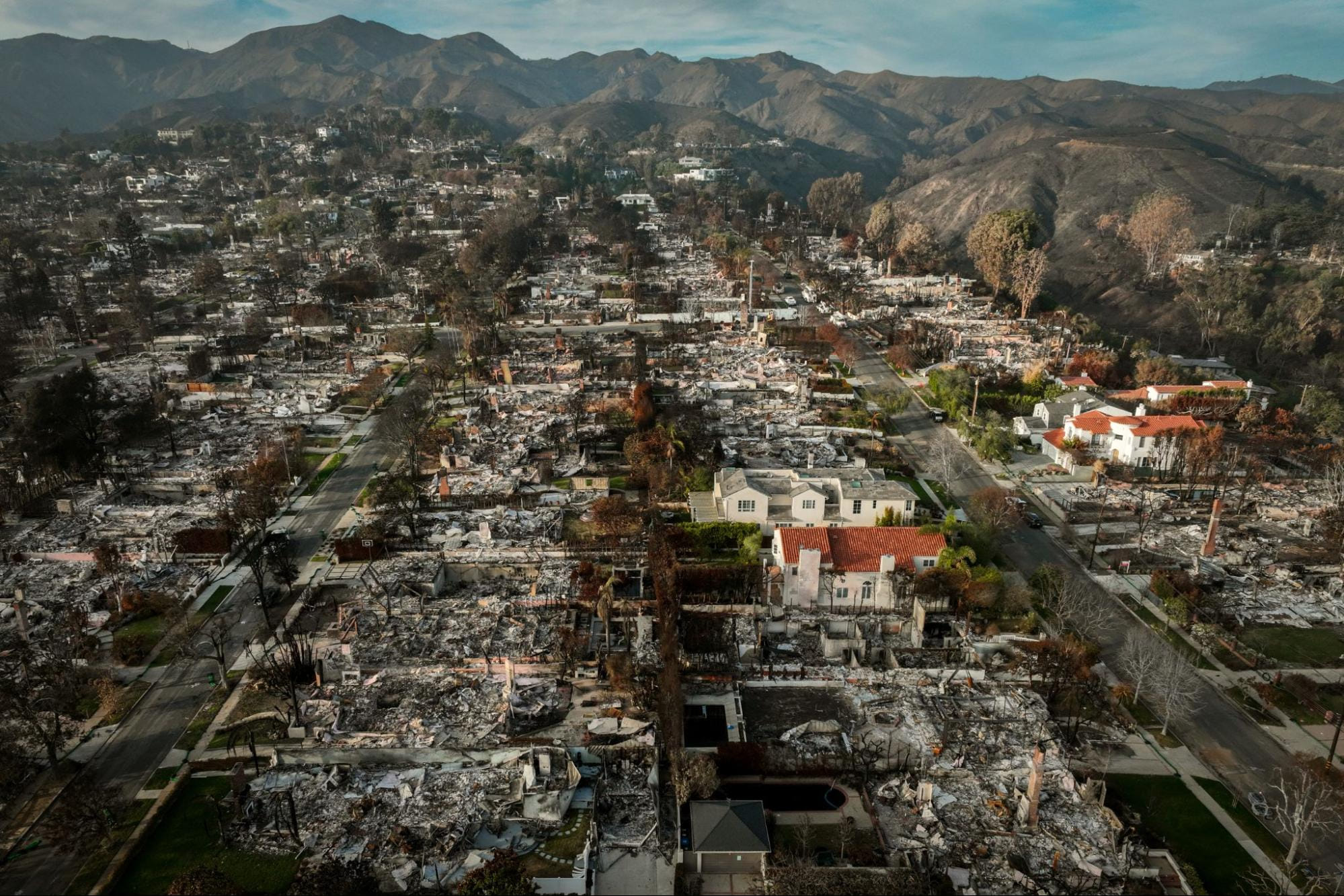 Chùm ảnh: Chúng ta đã sống một năm 2025 như thế nào? - Ảnh 3