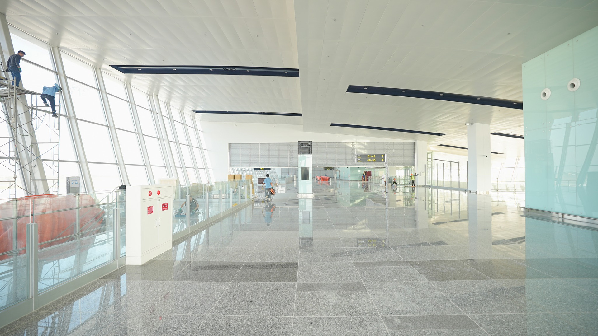 Sân bay nổi tiếng Việt Nam rót 5.000 tỷ đồng xây nhà ga 5 sao, có cả 'phi thuyền' soi chiếu xịn nhất thế giới - Ảnh 7