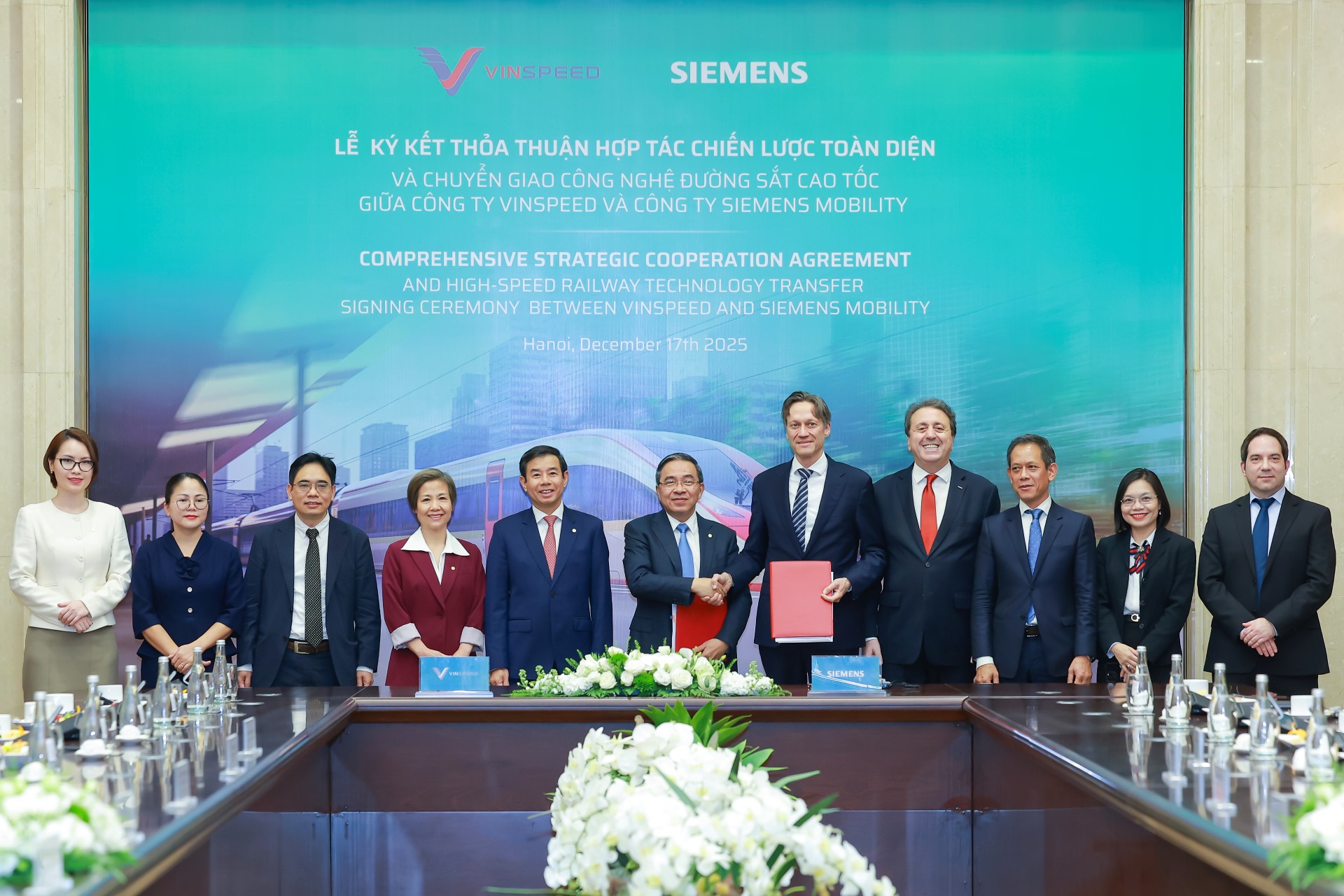 VinSpeed của tỷ phú Phạm Nhật Vượng bắt tay chuyên gia đường sắt hàng đầu thế giới Siemens Mobility, đưa loại tàu hiện đại nhất về Việt Nam - Ảnh 1