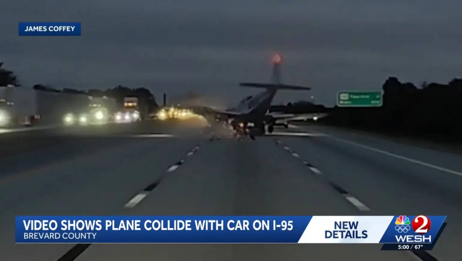 Kinh hoàng cảnh máy bay rơi xuống đường, đâm thẳng vào ô tô trên cao tốc - Ảnh 1