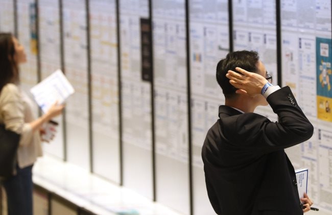 Giới trẻ Hàn Quốc ồ ạt xin trợ cấp thất nghiệp thay vì tìm việc: Nằm chơi cũng được phát 34 triệu đồng/tháng, nhóm 25-29 tuổi tăng xin nhiều nhất - Ảnh 3