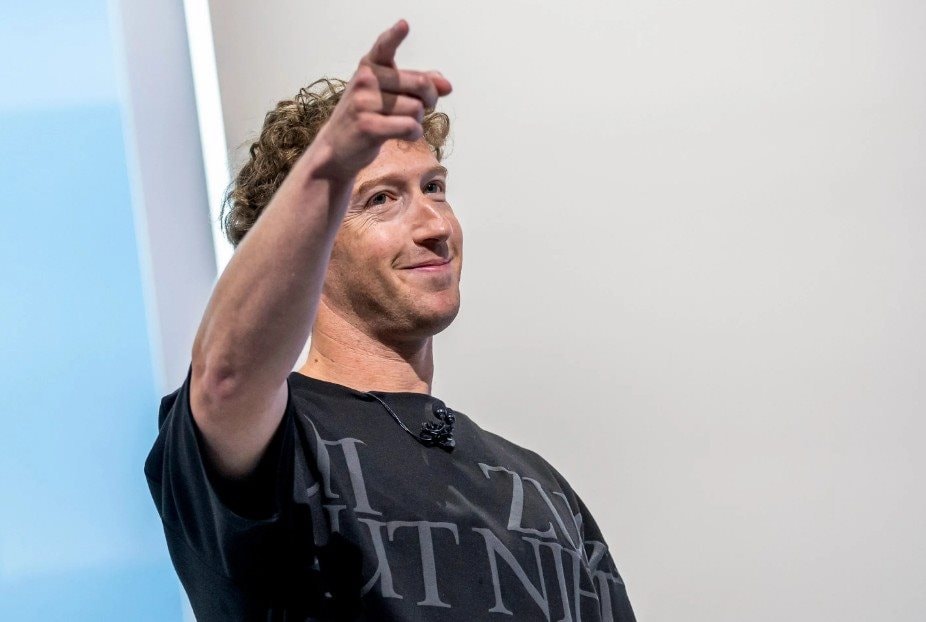 Mark Zuckerberg kéo Meta vào ‘cuộc chiến súp’ kỳ lạ với OpenAI: Đích thân tỷ phú nấu ăn mang đến nhà nhân viên để mời về làm việc - Ảnh 2