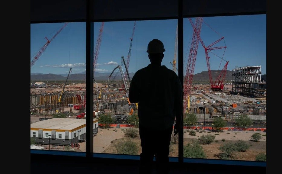 Dự án 165 tỷ USD của TSMC tại Mỹ gặp khó vì 18.000 quy tắc hành chính, tốn 35 triệu USD chỉ vì thủ tục giấy tờ - Ảnh 3