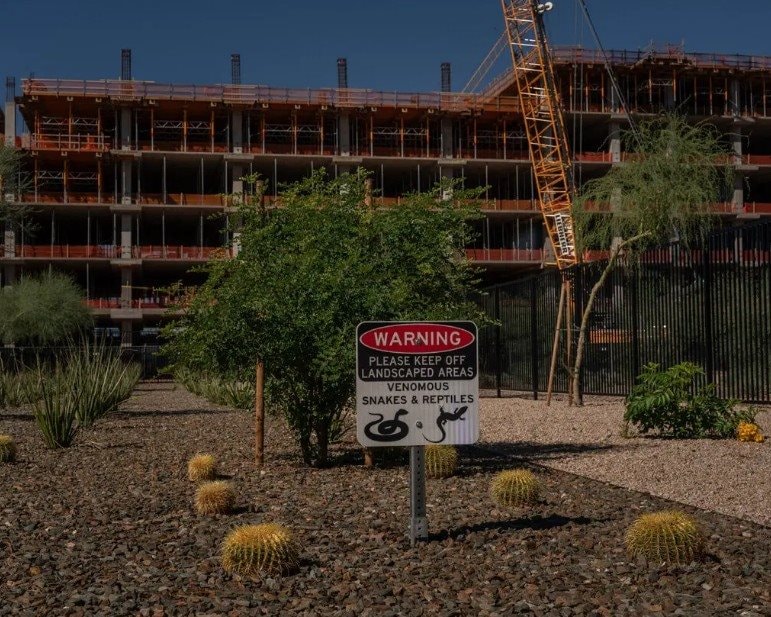 Dự án 165 tỷ USD của TSMC tại Mỹ gặp khó vì 18.000 quy tắc hành chính, tốn 35 triệu USD chỉ vì thủ tục giấy tờ - Ảnh 1