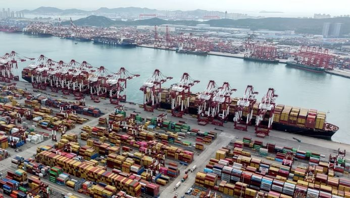 Lần đầu tiên trong lịch sử, thặng dư thương mại của Trung Quốc vượt 1 nghìn tỷ USD nhờ dịch chuyển dòng hàng từ Mỹ sang ĐNÁ, Châu Âu - Ảnh 2