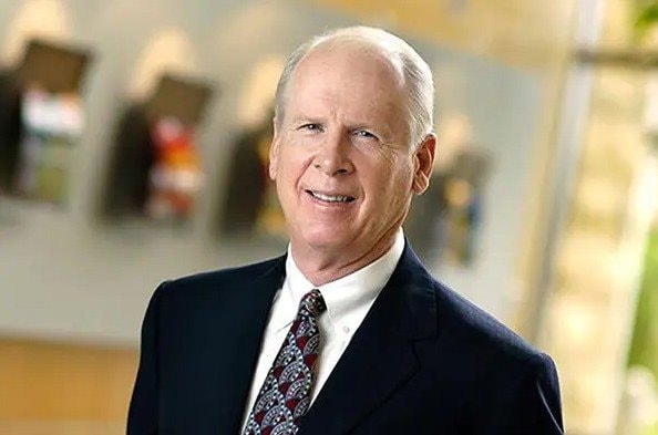 Công chúng phẫn nộ khi tỷ phú giả mất trí để trốn thuế 2 tỷ USD, bị phát hiện vì bạn bè phản bội, trở thành vụ gian lận thuế cá nhân lớn nhất lịch sử Mỹ - Ảnh 1